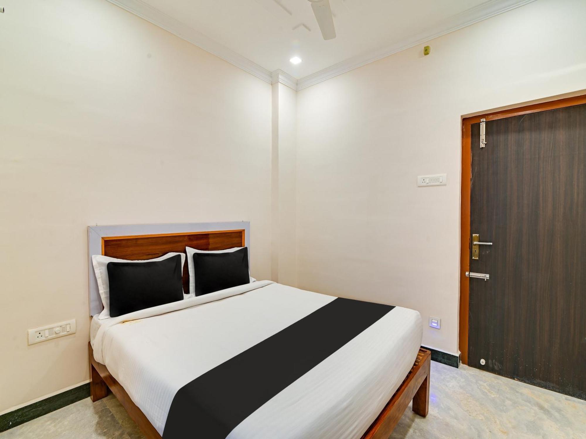 Hotel O Rj Royal Inn Vellore Exterior foto