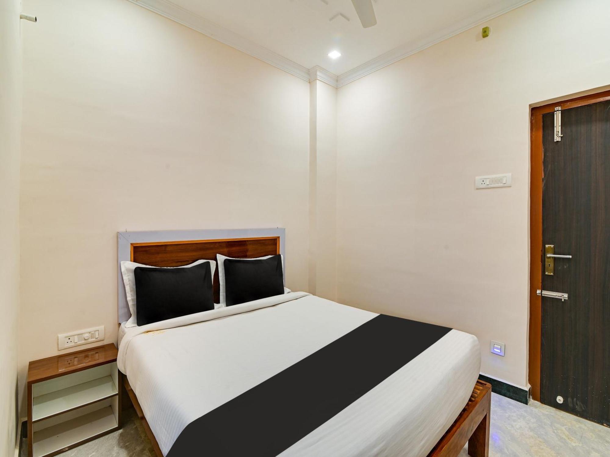 Hotel O Rj Royal Inn Vellore Exterior foto